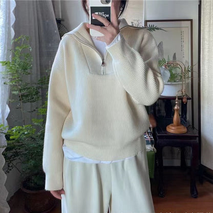 Women's knitted pullover with zipper and rib knit