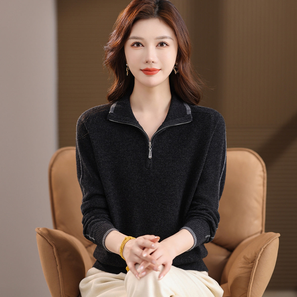 Women's polo knit sweater with zipper