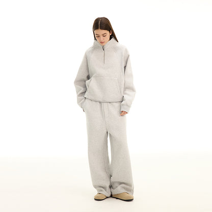 Sweatshirt with stand-up collar and zipper