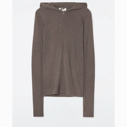 Hooded sweater with zipper