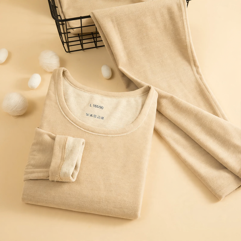 Warm underwear set made of wool and silk