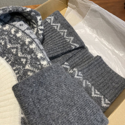 Women's knit sweater with zipper and jacquard pattern