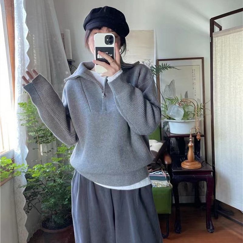 Women's knitted pullover with zipper and rib knit