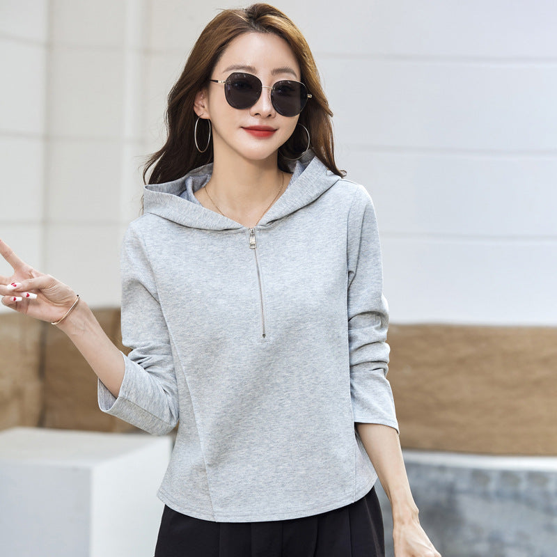 Women's hooded sweatshirt with zipper and stand-up collar