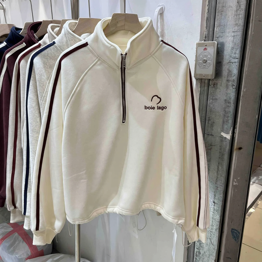 Women's sweatshirt with zipper and vintage print