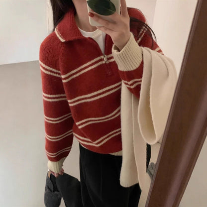 Women's sweater with zipper and stripe pattern