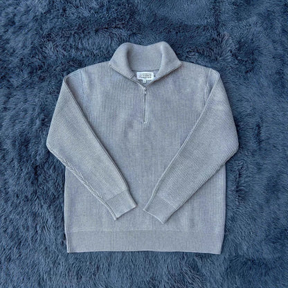 Unisex knitted pullover with zipper