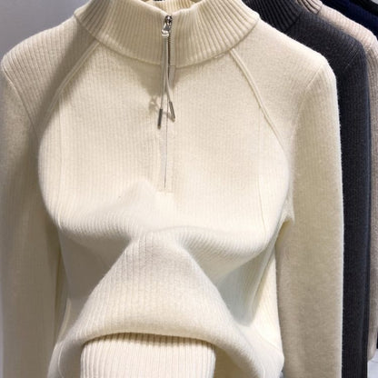 Women's knit sweater with zipper and lining