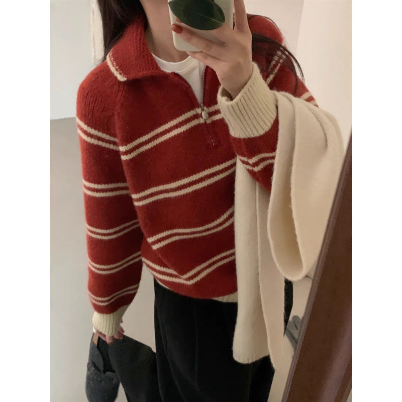 Women's sweater with zipper and stripe pattern