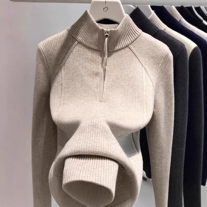 Women's knit sweater with zipper and lining