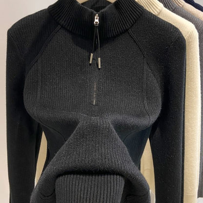 Women's knit sweater with zipper and lining