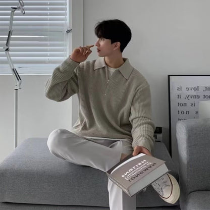 Loose men's knit sweater with zipper