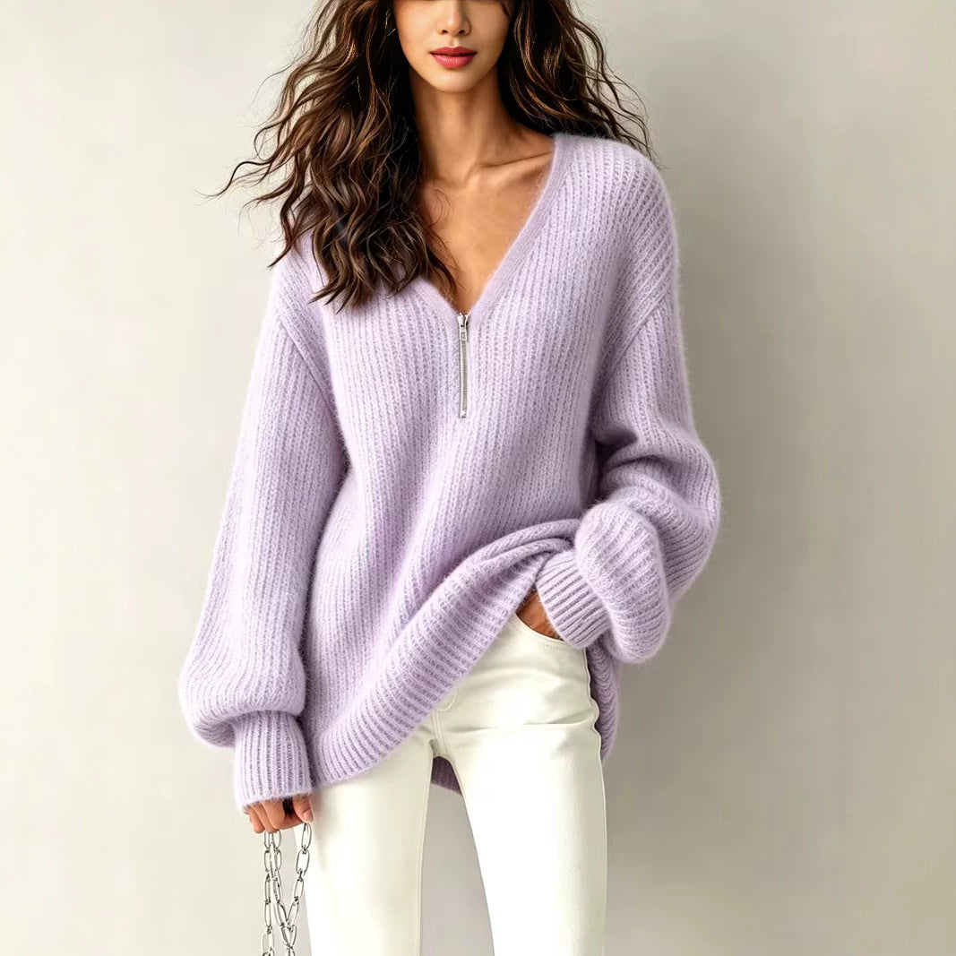 Loose knit sweater with V-neck and zipper