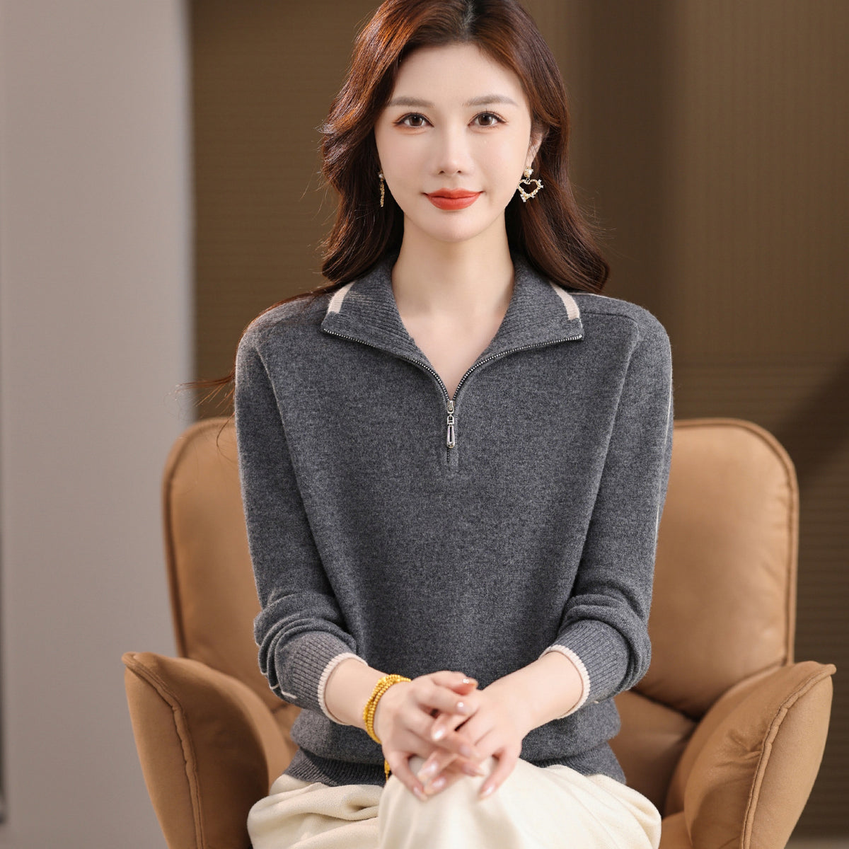 Women's polo knit sweater with zipper