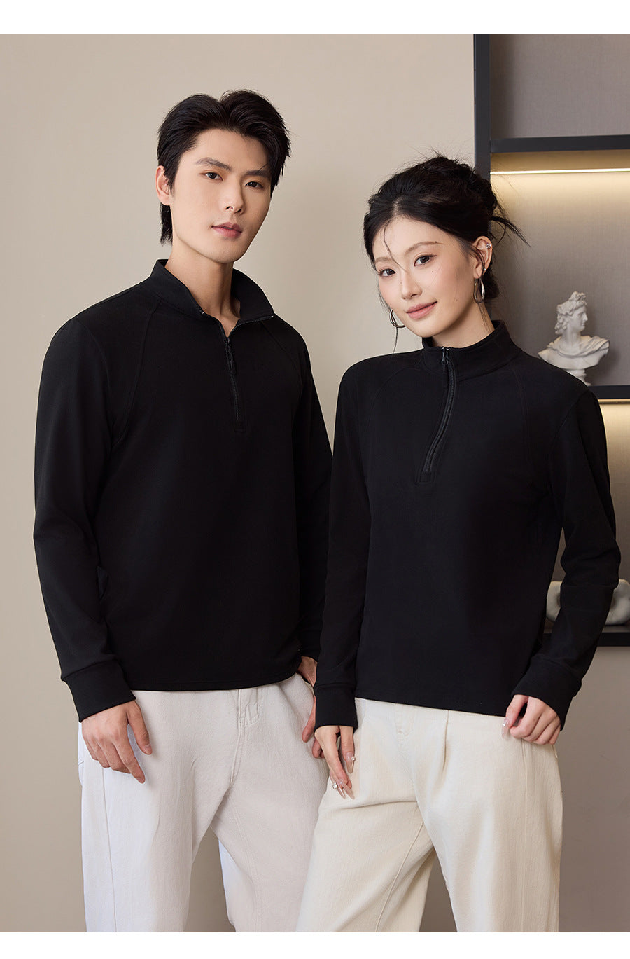 Unisex sweatshirt with zipper and fleece lining