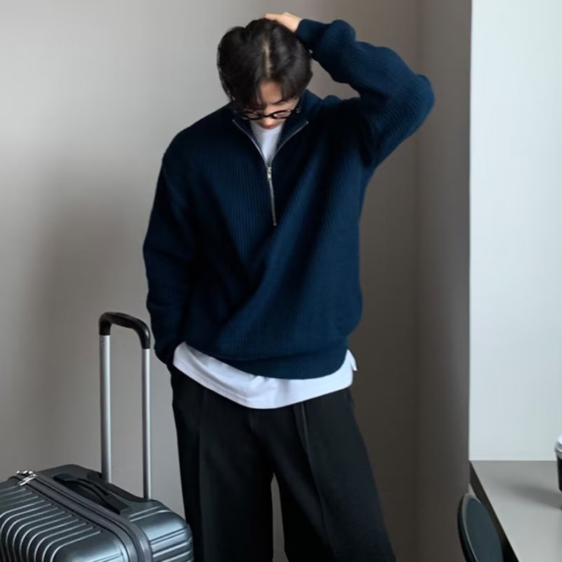 Men's knitted pullover with stand-up collar and half zip