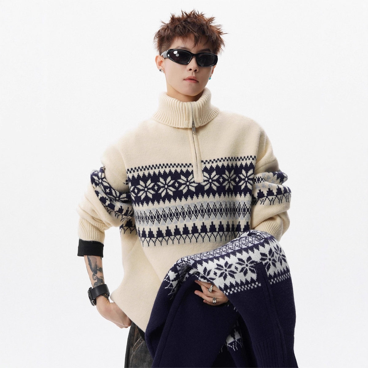 Unisex knitted sweater with stand-up collar and zipper