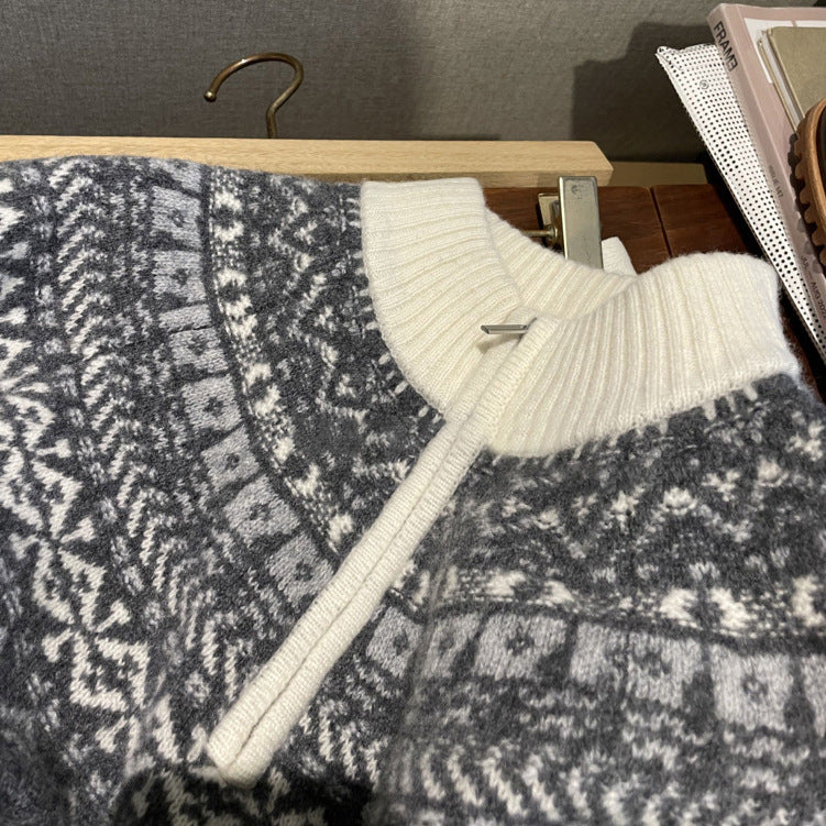 Women's knit sweater with zipper and jacquard pattern
