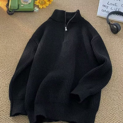 Men's knit pullover with zipper and ribbed structure