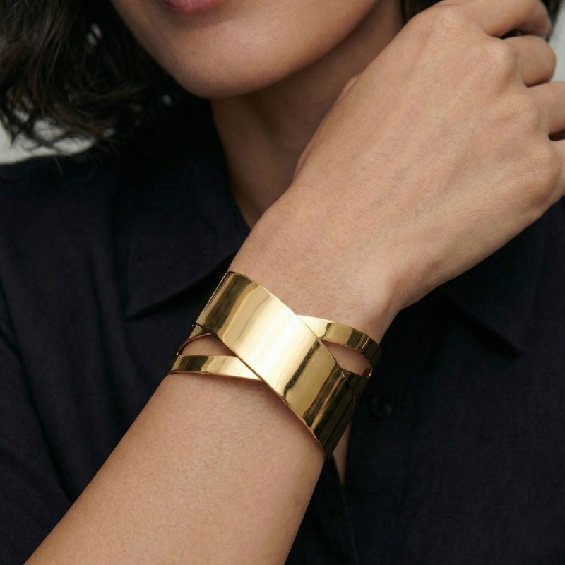Women's Wide Bangle Bracelet in Gold Look with Crisscross Design