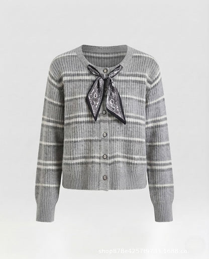 Women's short cardigan made of fine knit with a fine ribbed pattern and paisley bow Shop Velvia