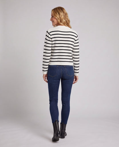 Product 11005629137242 - back_view