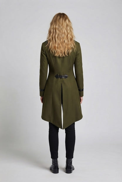 Women’s historical costume with elegant tailcoat and luxurious accessories Shop Velvia