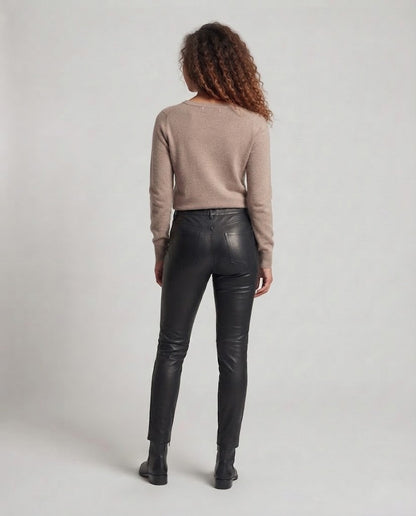 Women Fine Round Neck Sweater made of Cashmere Blend with Light Stretch and Fine Ribbed Cuff Shop Velvia