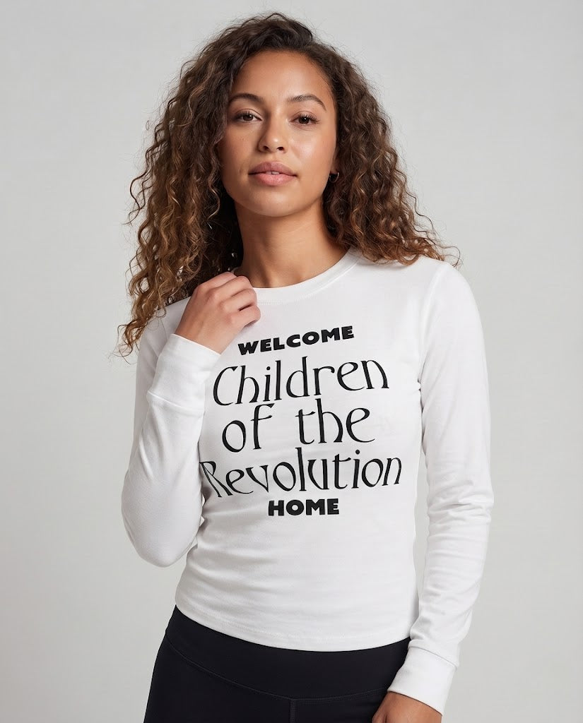 Women Slim-Fitted Cropped Long Sleeve Shirt with Statement Print Shop Velvia