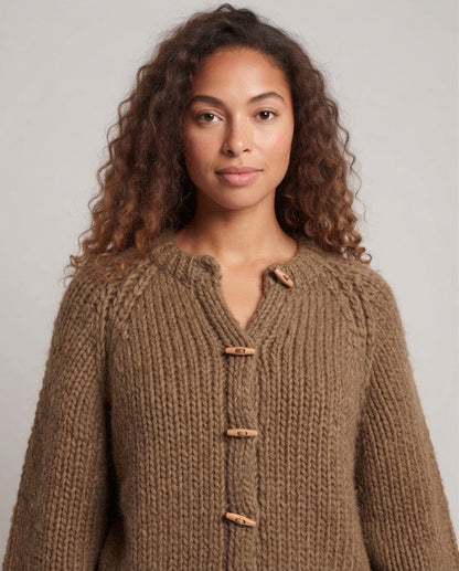 Women's chunky knitted short cardigan with toggle buttons and voluminous balloon sleeves Shop Velvia