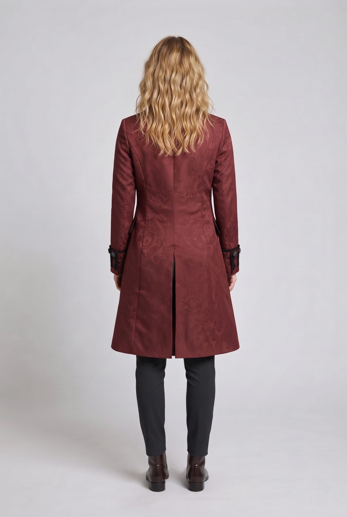 Ladies elegant tailcoat with elaborate jacquard pattern Shop Velvia