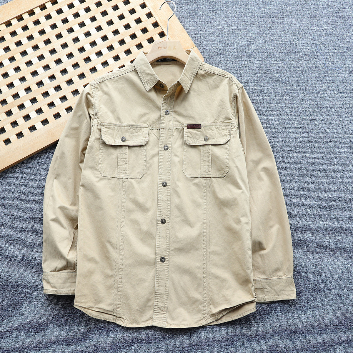 Men's shirt jacket made of cotton twill with chest flaps and button placket Shop Velvia