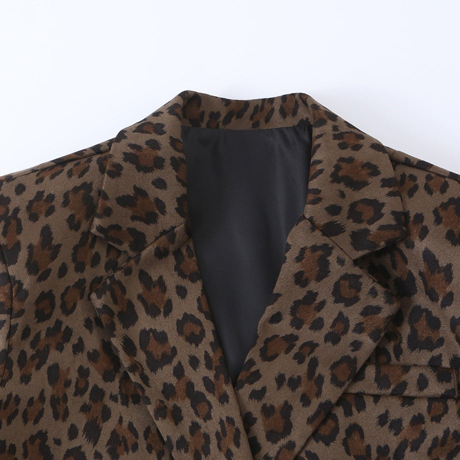Women's Fitted Blazer in Leopard Print with Lapels and Flap Pockets Shop Velvia