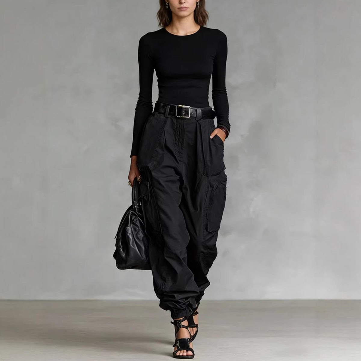 Women's cargo pants with elastic waistband and practical pockets Shop Velvia