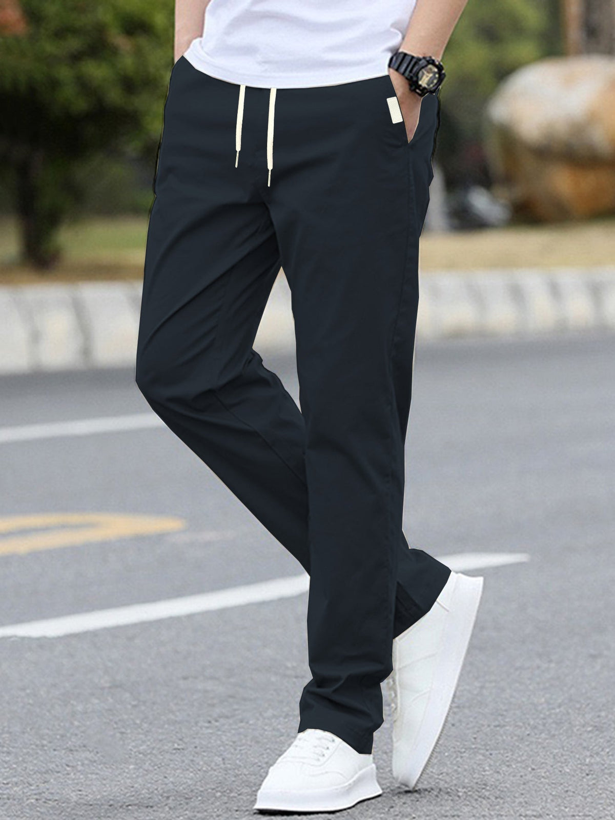 Men's sporty leisure pants with elastic waistband and modern side pockets Shop Velvia