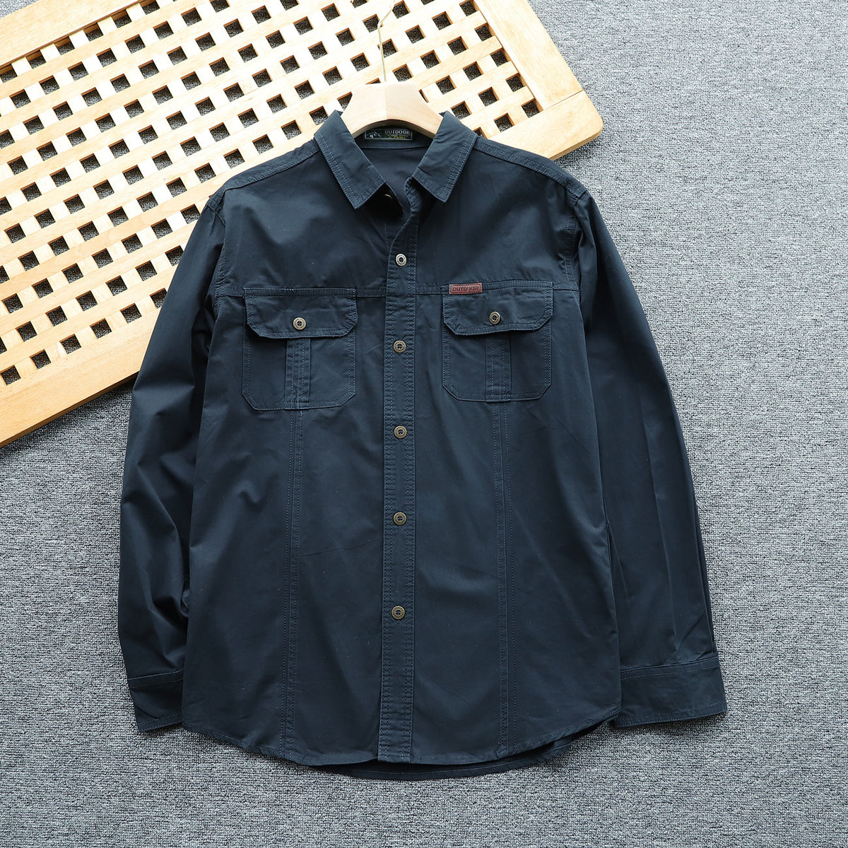 Men's shirt jacket made of cotton twill with chest flaps and button placket Shop Velvia