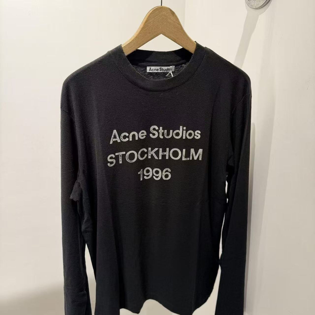 Men's Long Sleeve Shirt with Logo Print and Round Neckline Shop Velvia