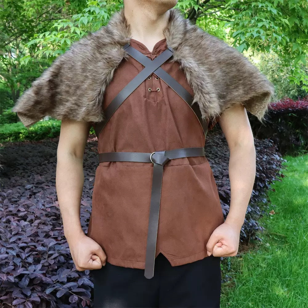 Men's shoulder cape made of faux fur with buckle closure and rustic Viking look Shop Velvia
