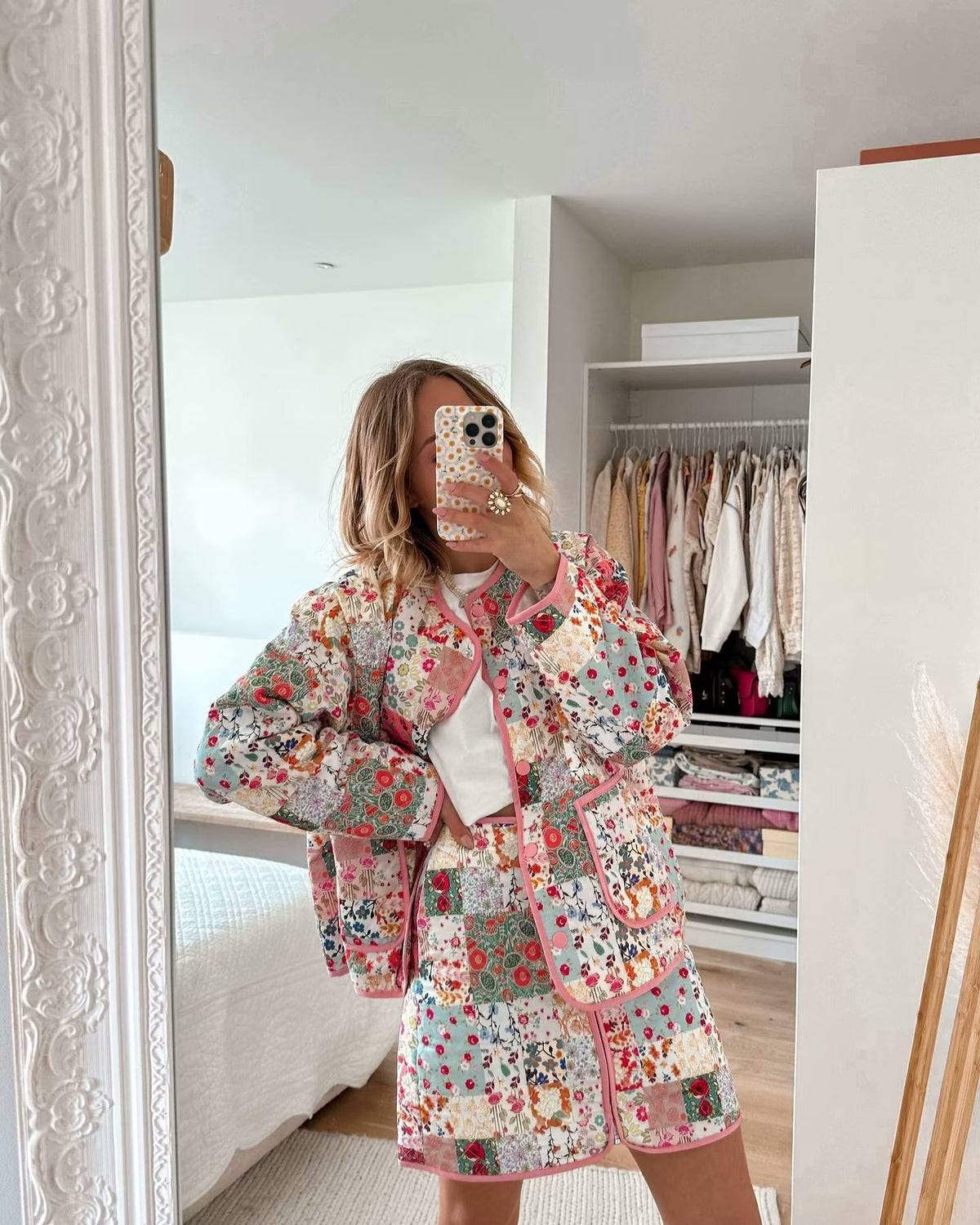 Women's quilted patchwork set consisting of jacket, vest, and mini skirt with floral print Shop Velvia