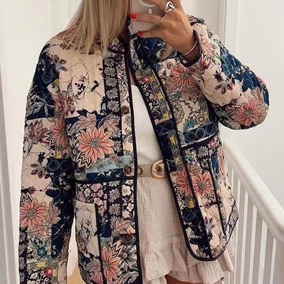 Women's patchwork quilted jacket with floral pattern, straight silhouette and patch pockets Shop Velvia