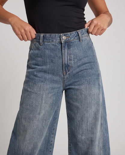Product 10999785881946 - close_up_detail