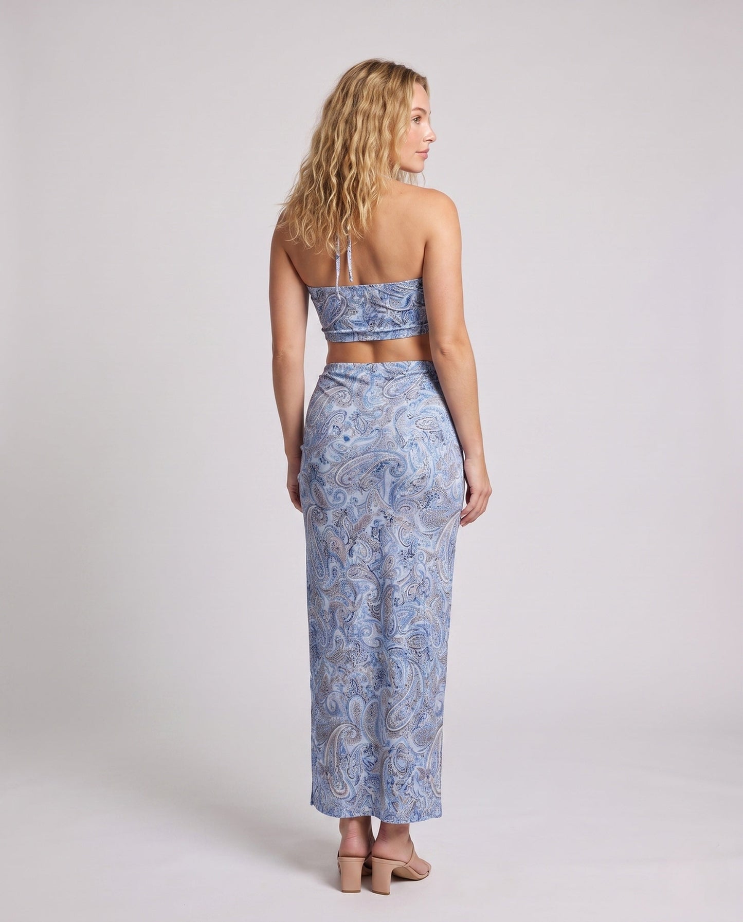 Product 15844645798218 - back_view