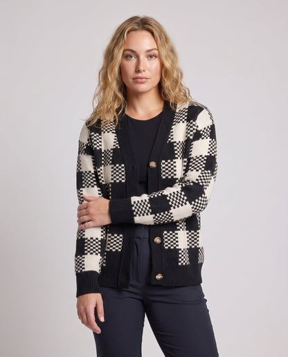Product 16034480619850 - upper_body