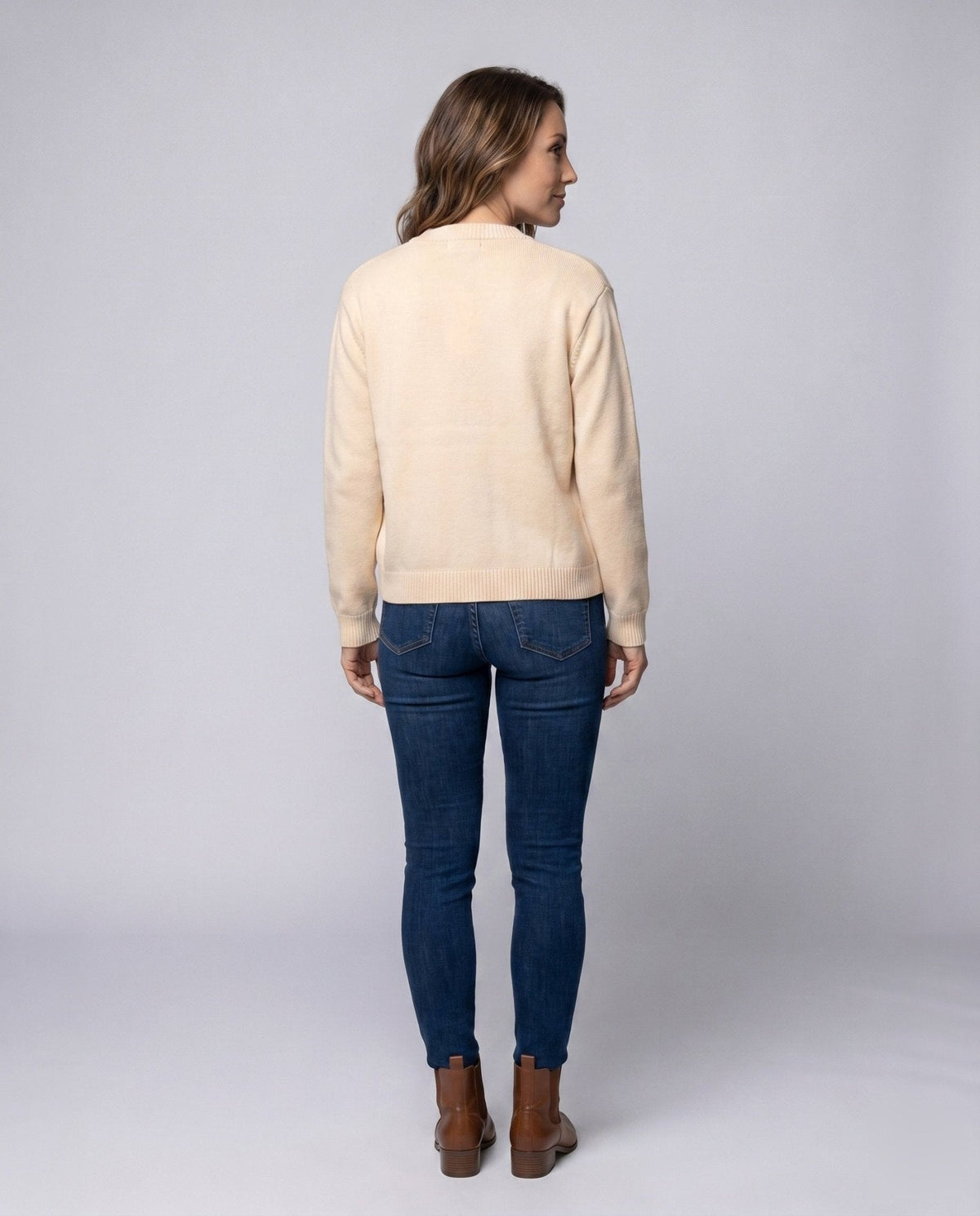Women's cardigan with playful bear motif and button placket - Chichicherry