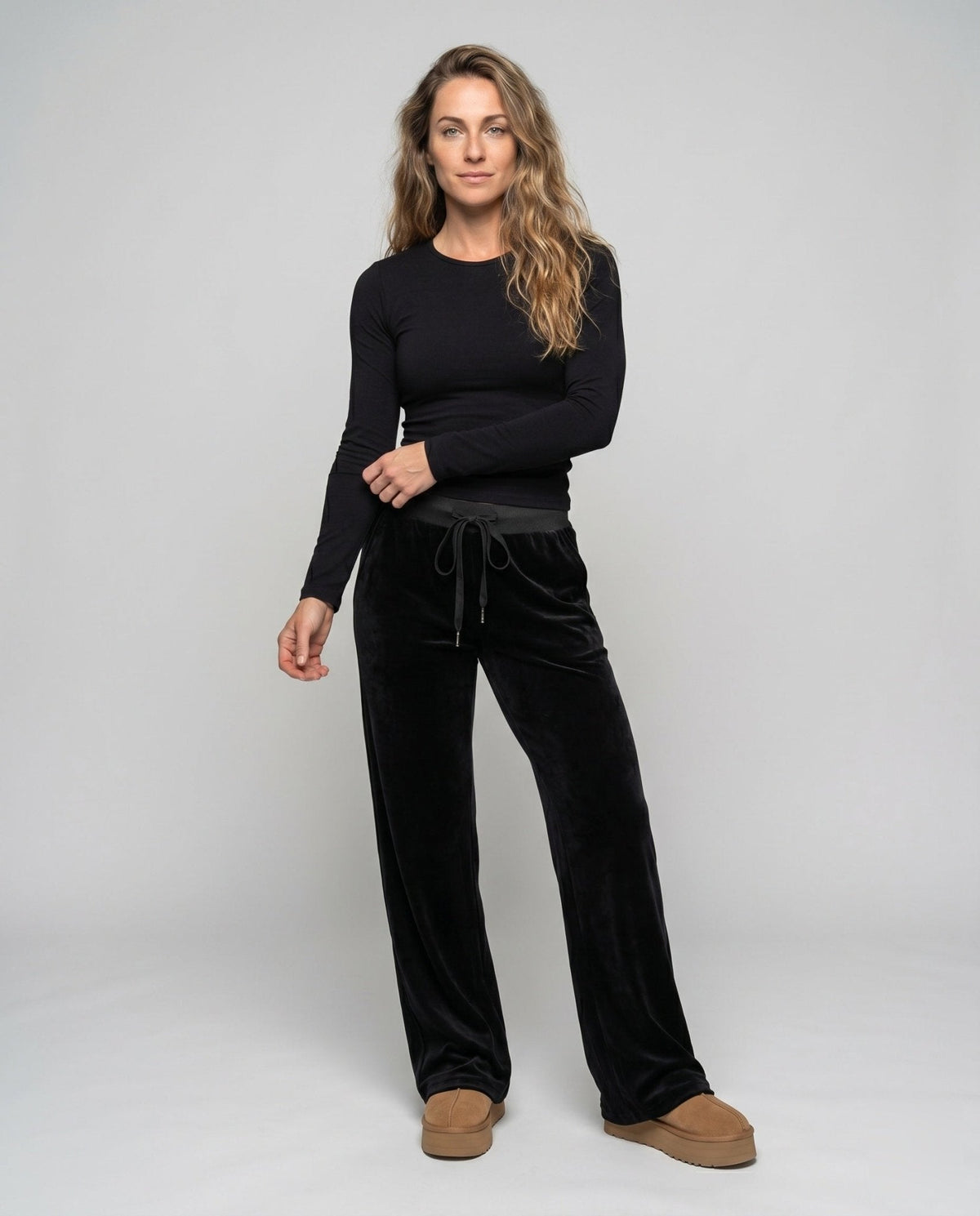 Women's casual and elegant velour trousers with wide leg - Chichicherry
