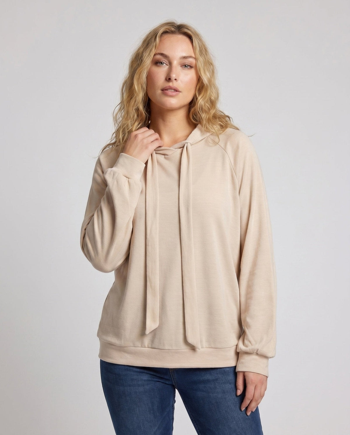 Women's casual hoodie with wide sleeves and drawstring - Chichicherry