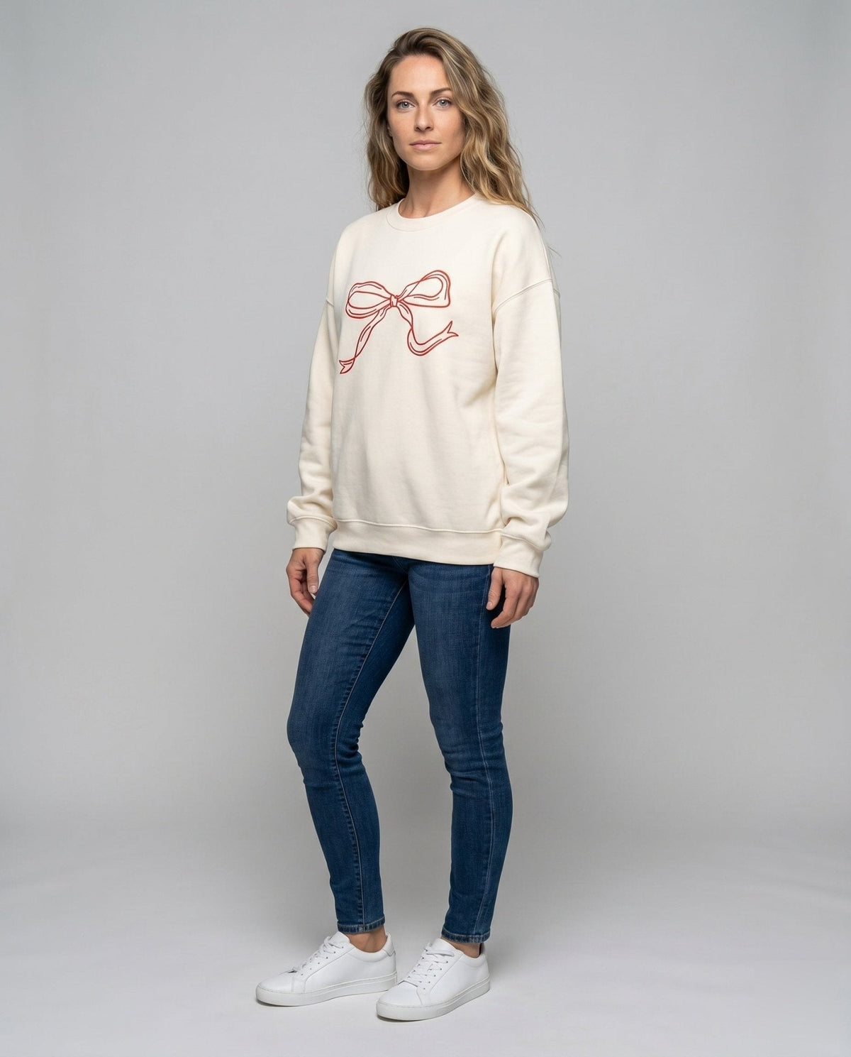 Women's sweatshirt with playful bow design - Chichicherry