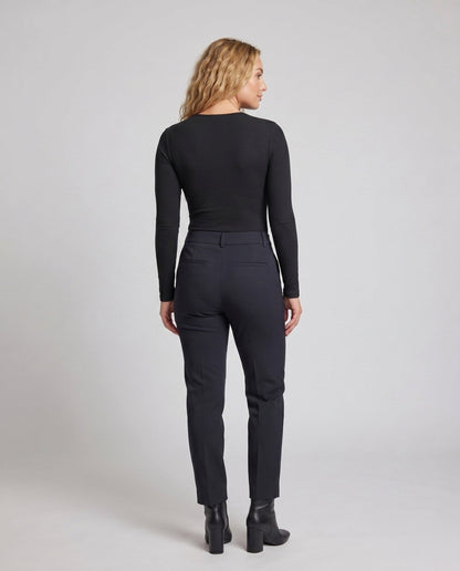 Women's top with elegant ruffles and refined sleeves - Chichicherry